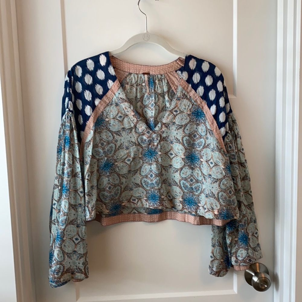 Free People XS multi colored cropped blouse